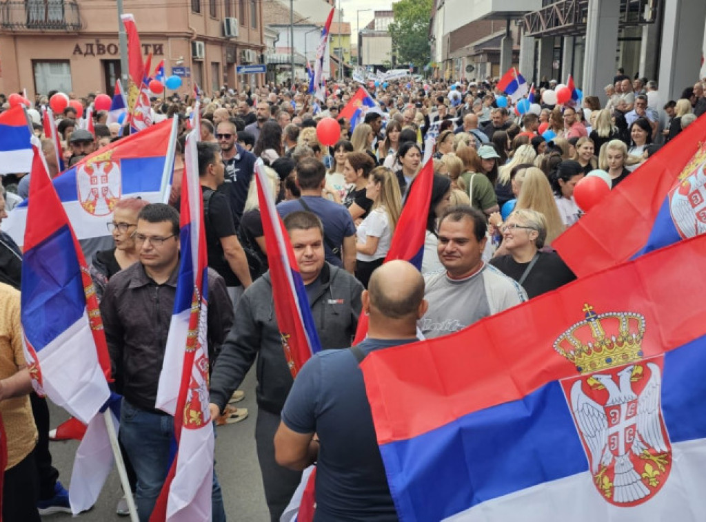 Širom Srbije održana okupljanja građana protiv blokada: Želimo normalan život