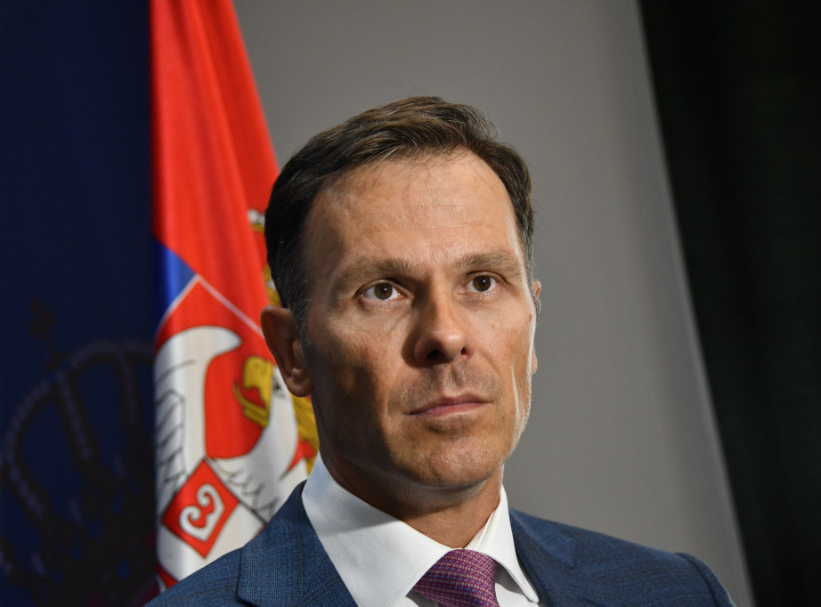 Siniša Mali: Večeras u sto mesta Srbija pokazuje da ima snage da prebrodi sve teškoće