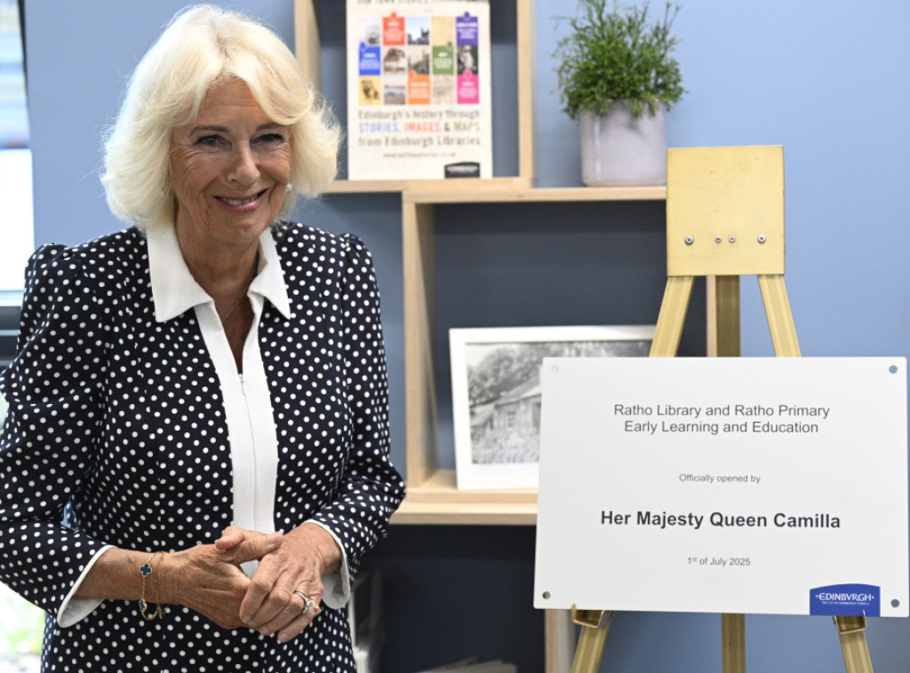 Britanska kraljica Kamila se kao tinejdžerka odbranila cipelom od napadača