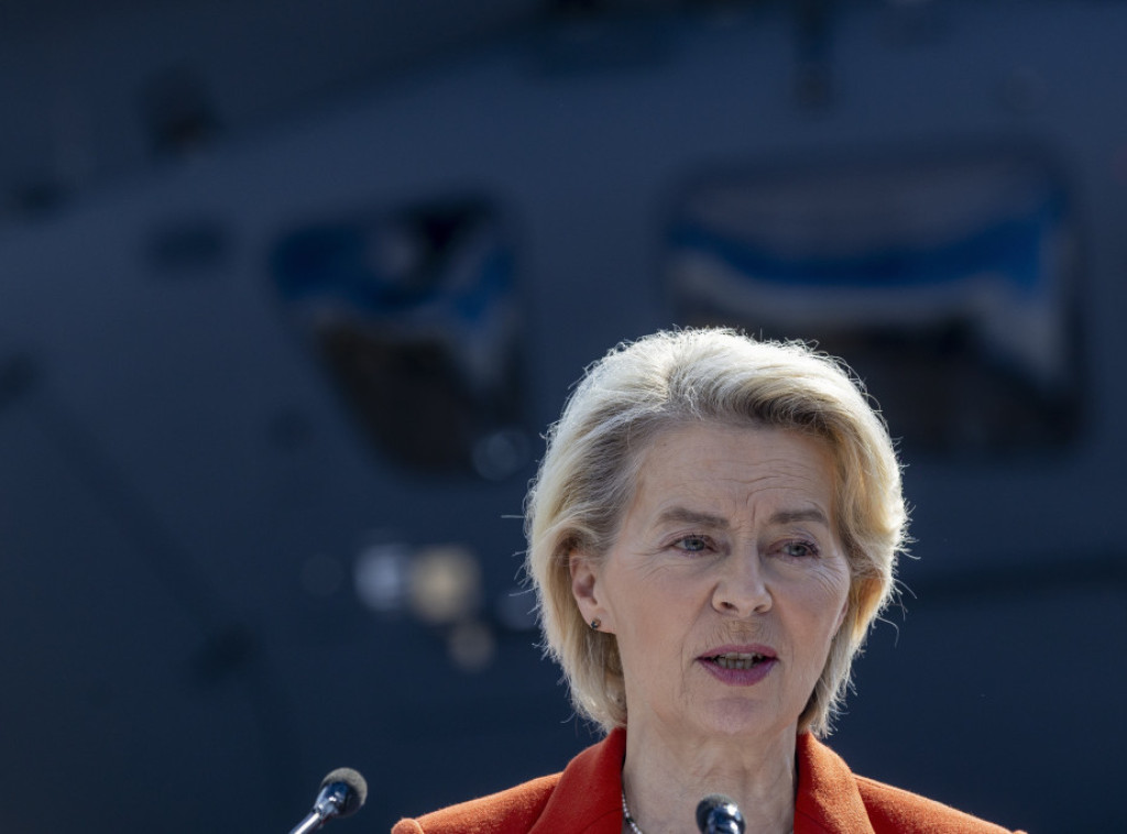 Fon der Lajen posetila vojnu luku i aerodrom u Konstanci