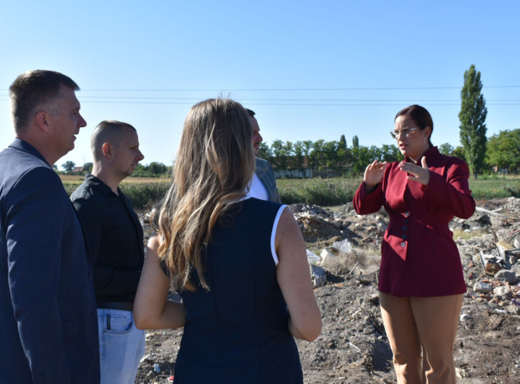 Sara Pavkov obišla radove na uklanjanju treće divlje deponije u Temerinu