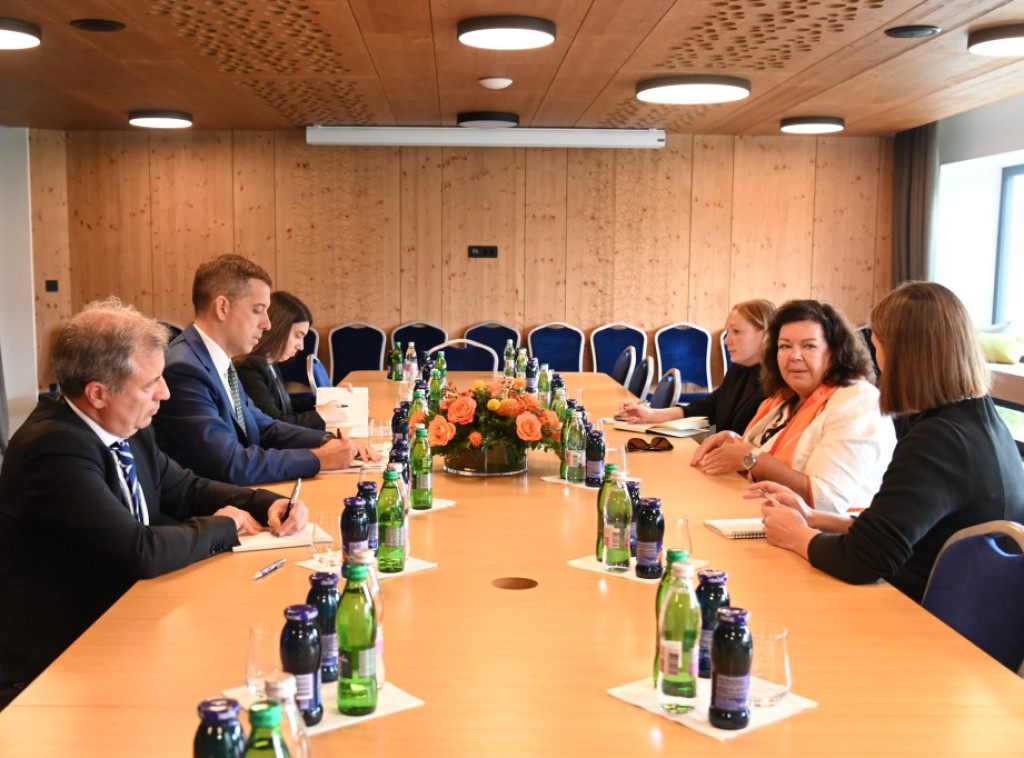 Djuric meets with UK's Pierce