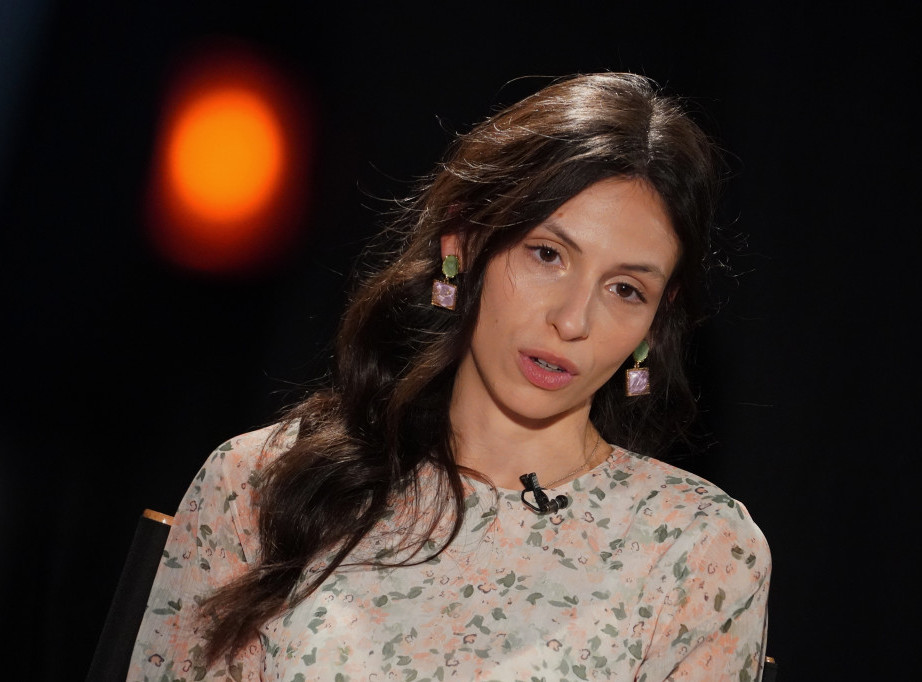 Tamara Radovanović: Igram više uloga u predstavi "Na slovo, na slovo"