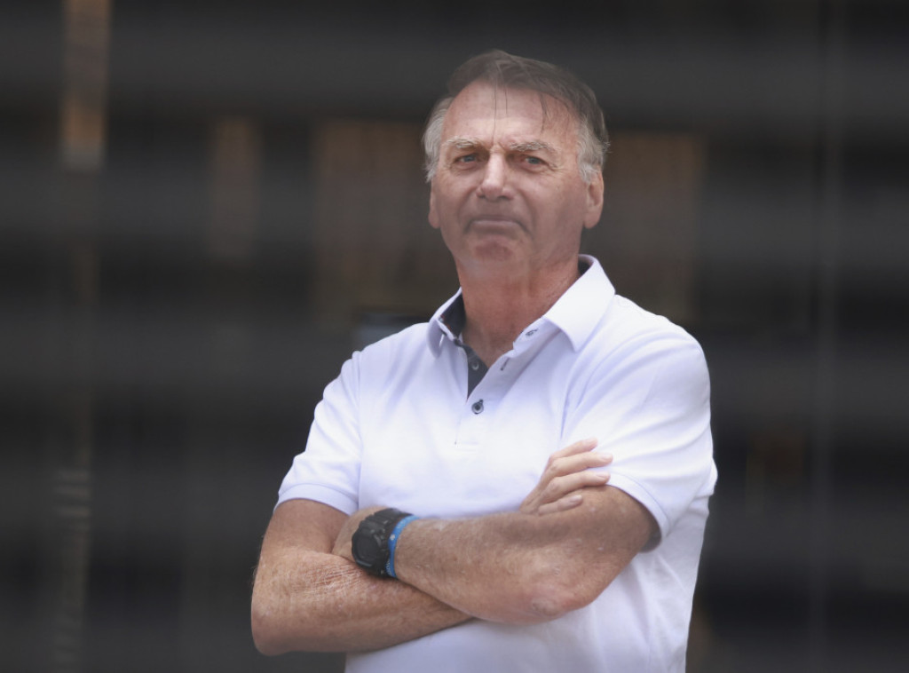 Bolsonaro napustio intenzivnu negu i prebačen na bolničko odeljenje u Braziliji