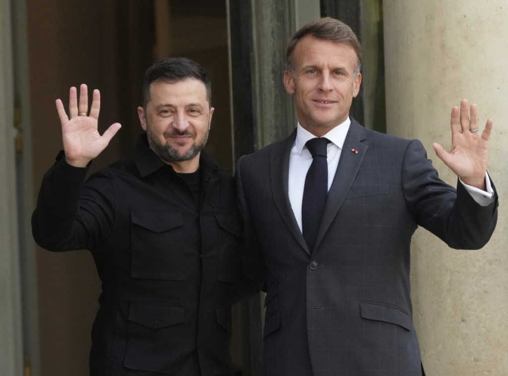 Makron će se u ponedeljak u Londonu sastati sa Zelenskim i evropskim liderima