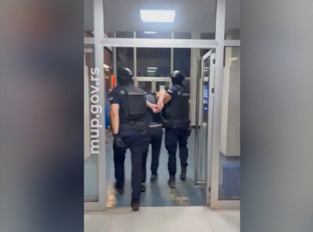 MUP: Uhapšen mladić (25) koji je u stanu krio osumnjičenog za ubistvo Novosađanina (37)
