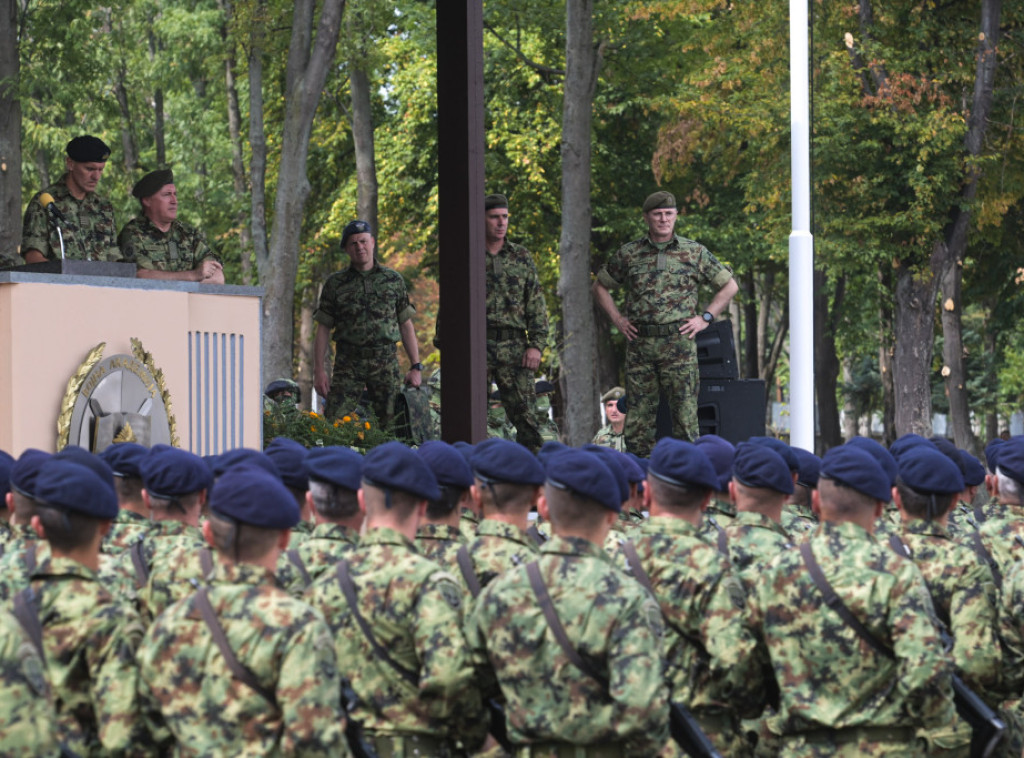 Milan Mojsilović obišao deo jedinica koje se pripremaju za predstojeću vojnu paradu 20. septembra