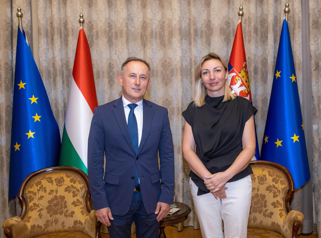 Ministarka Macura sa ambasadorom Mađarske razgovarala o porodičnim politikama i zajedničkim inicijativama