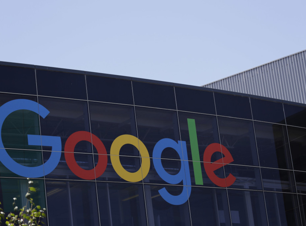 Gugl pred plaćanjem odštete od 425,7 miliona dolara zbog špijuniranja pametnih telefona