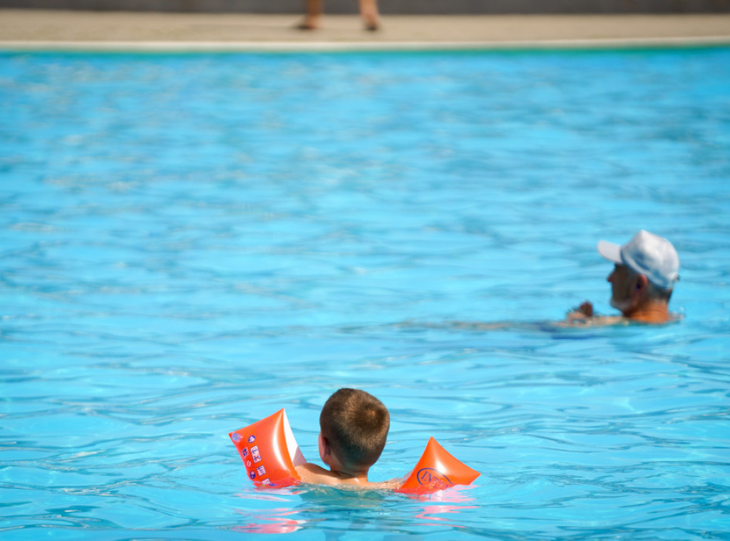 Otvoreni bazeni na 11. aprilu još ovaj vikend, radno vreme od 12 do 19 časova