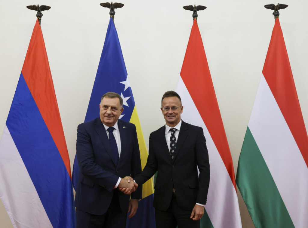 Mediji: Ođeknule poruke Sijarta nakon sastanka sa Dodikom