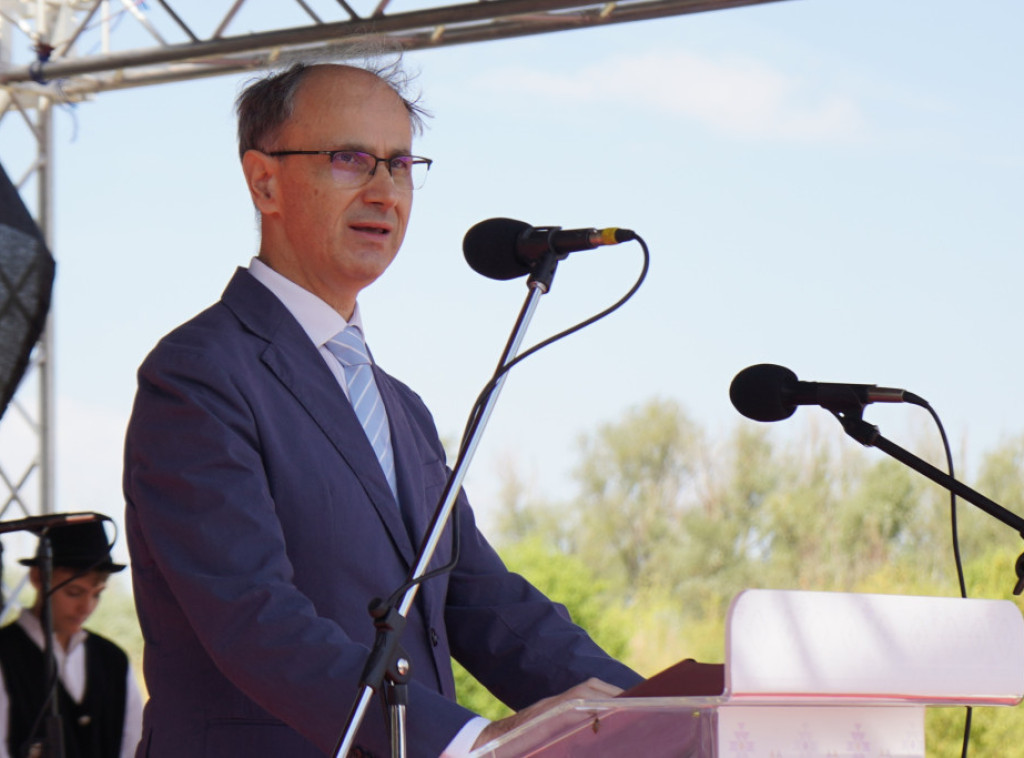 Macut: Deco, učite, stvarajte i radite, negujte kritičko mišljenje