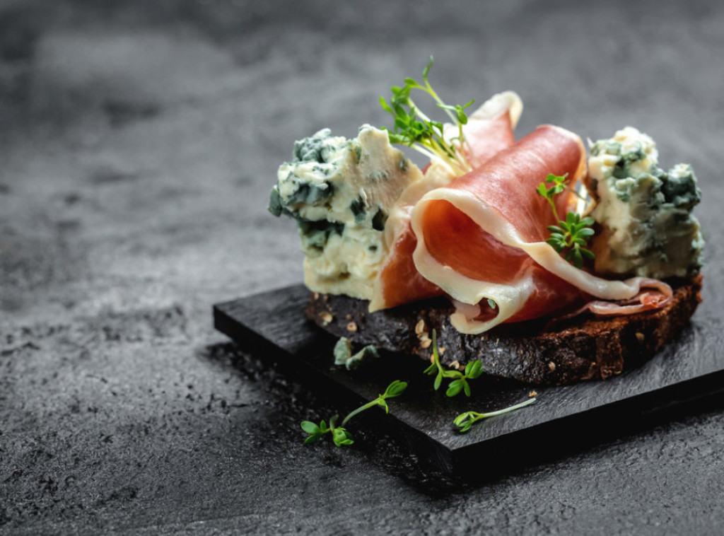 Studenti gastronomije iz Novog Sada osvojili 12 medalja i 2 pehara na takmičenju u Solunu