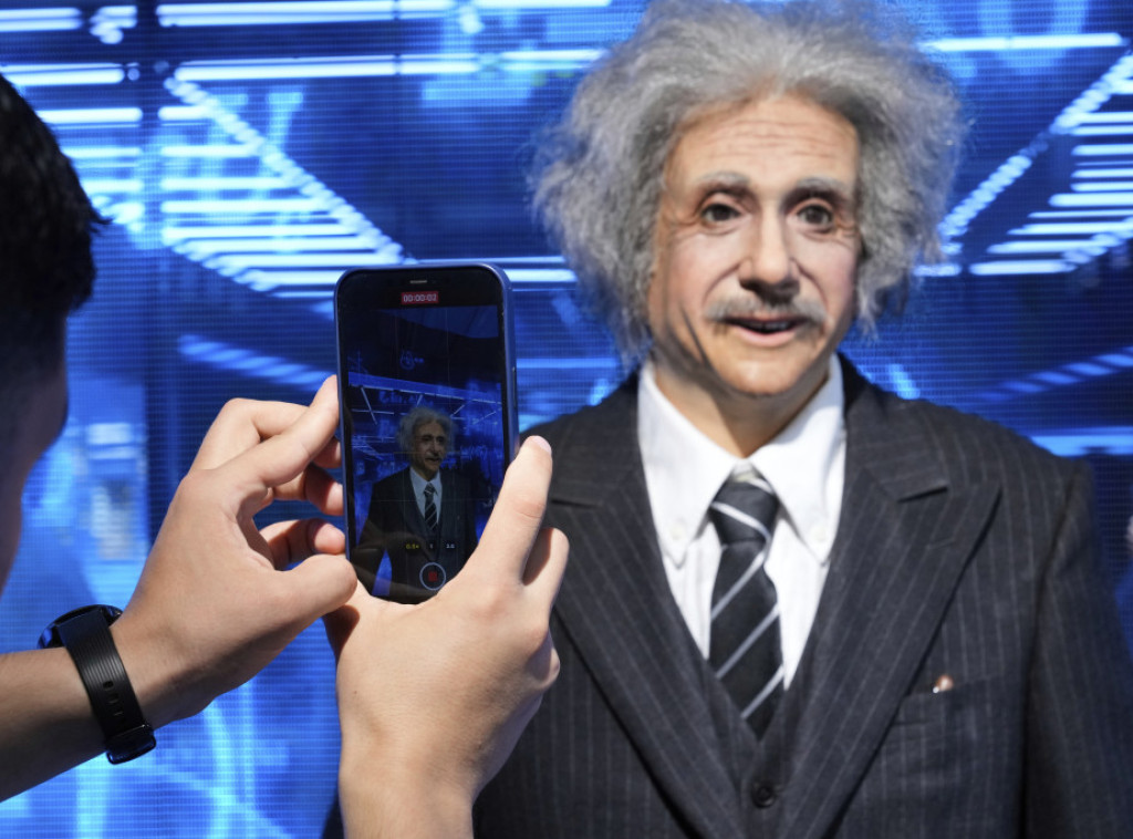 Ajnštajnova prva violina na aukciji za skoro 346.000 evra