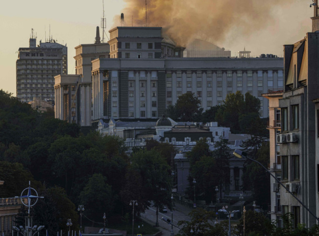 U ruskom napadu na Kijev dve osobe poginule, najmanje 20 povređeno
