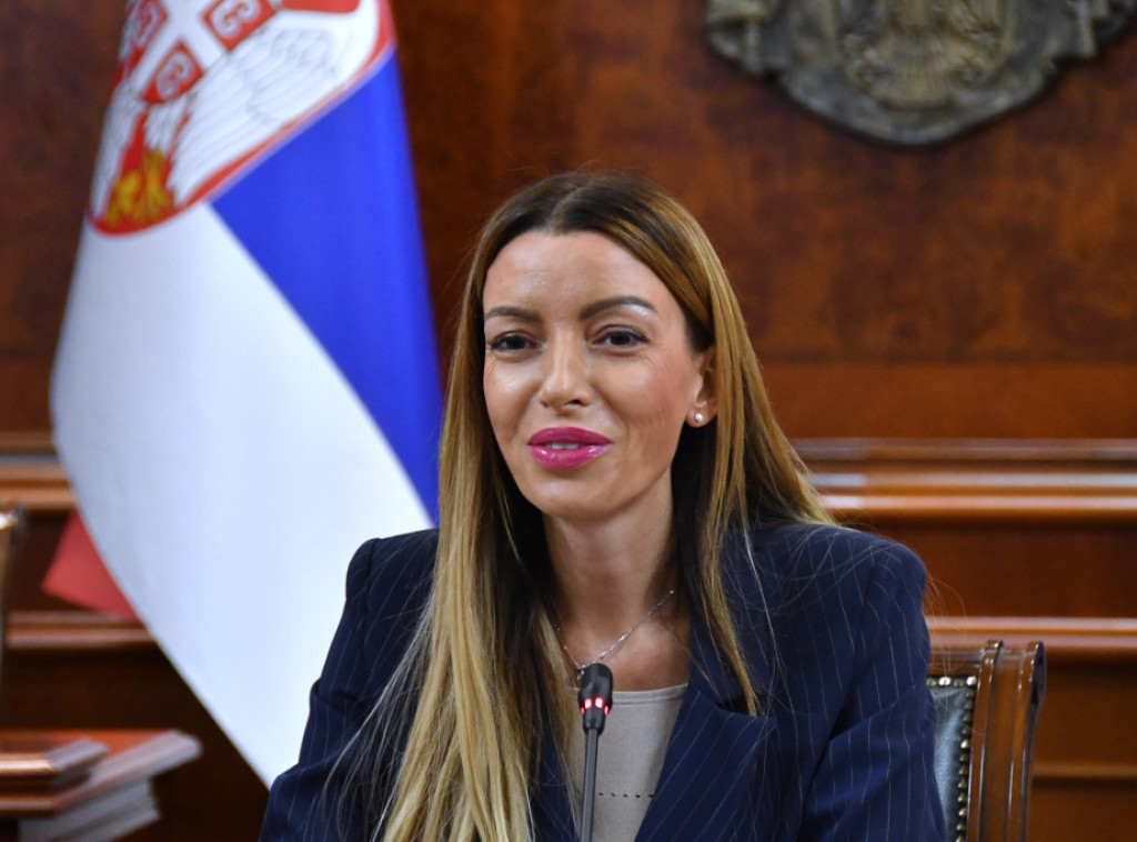 Adrijana Mesarović: Vojna parada je bila veličanstvena, Srbija ima jaku vojsku koja uliva sigurnost