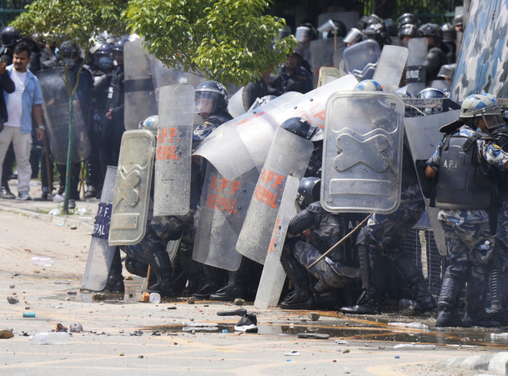 Mediji: Na protestima u Nepalu poginulo najmanje 14 osoba