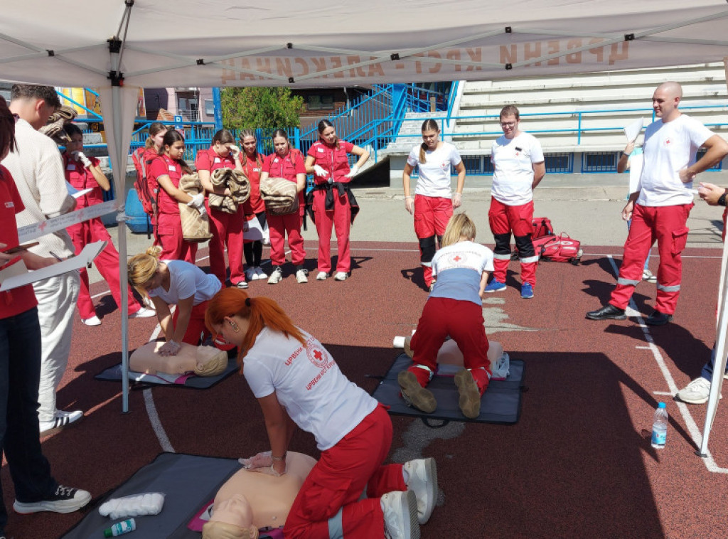 Crveni krst Srbije održao takmičenja u pružanju prve pomoći i simulaciji povreda
