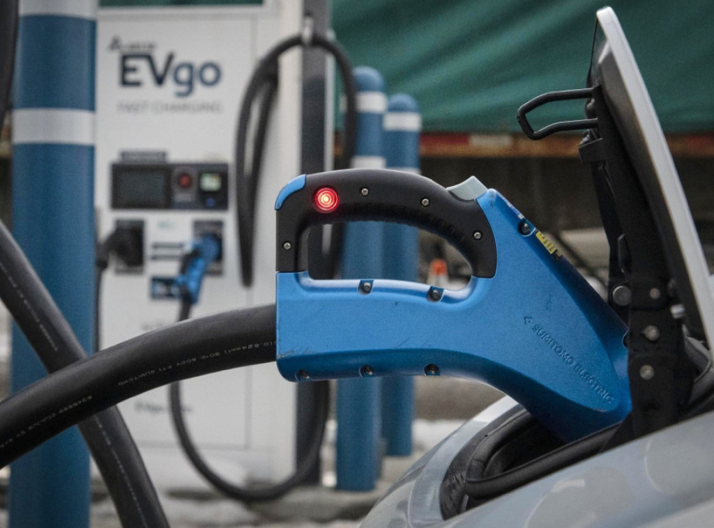 Francuska uvodi dodatni bonus od 1.000 evra za kupovinu EV sa evropskim baterijama