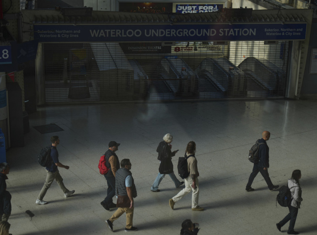 Štrajk radnika metroa paralisao saobraćaj, sindikati traže smanjenje radne nedelje