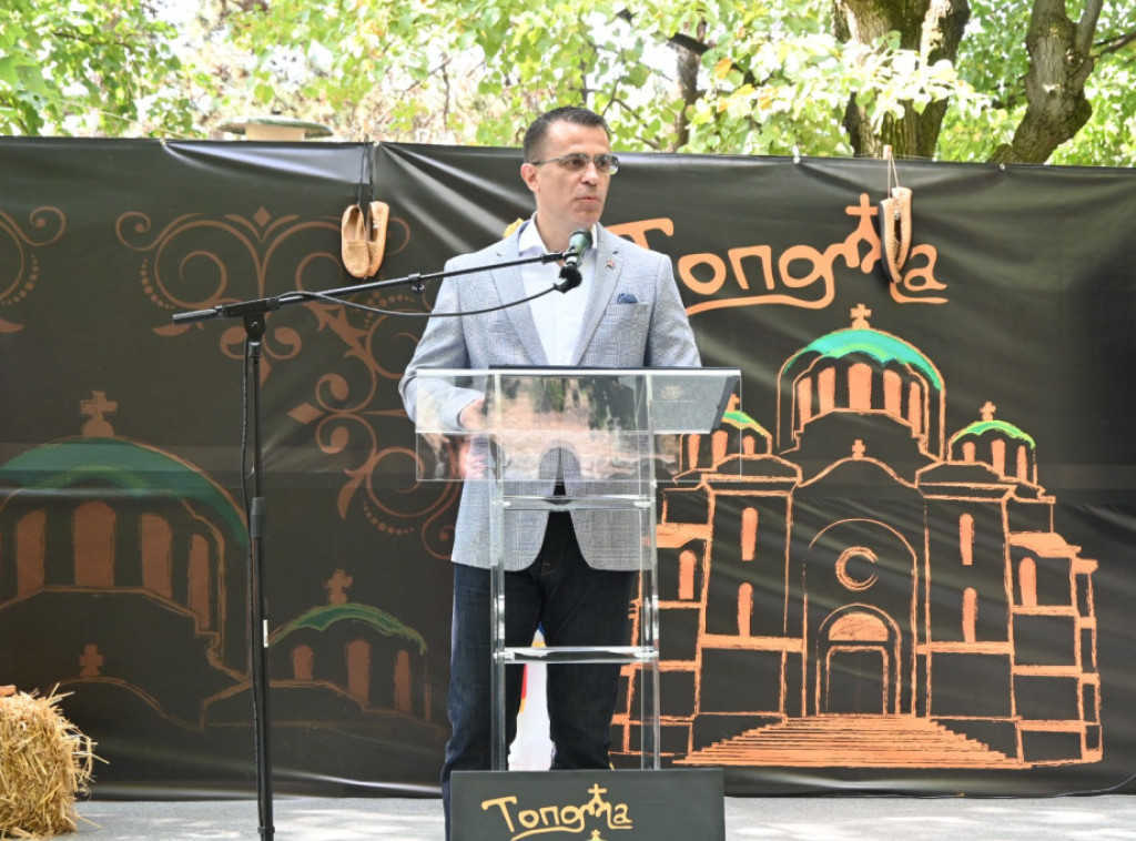 Milićević otvorio kulturno-obrazovni kamp za srpsku decu iz regiona u Topoli