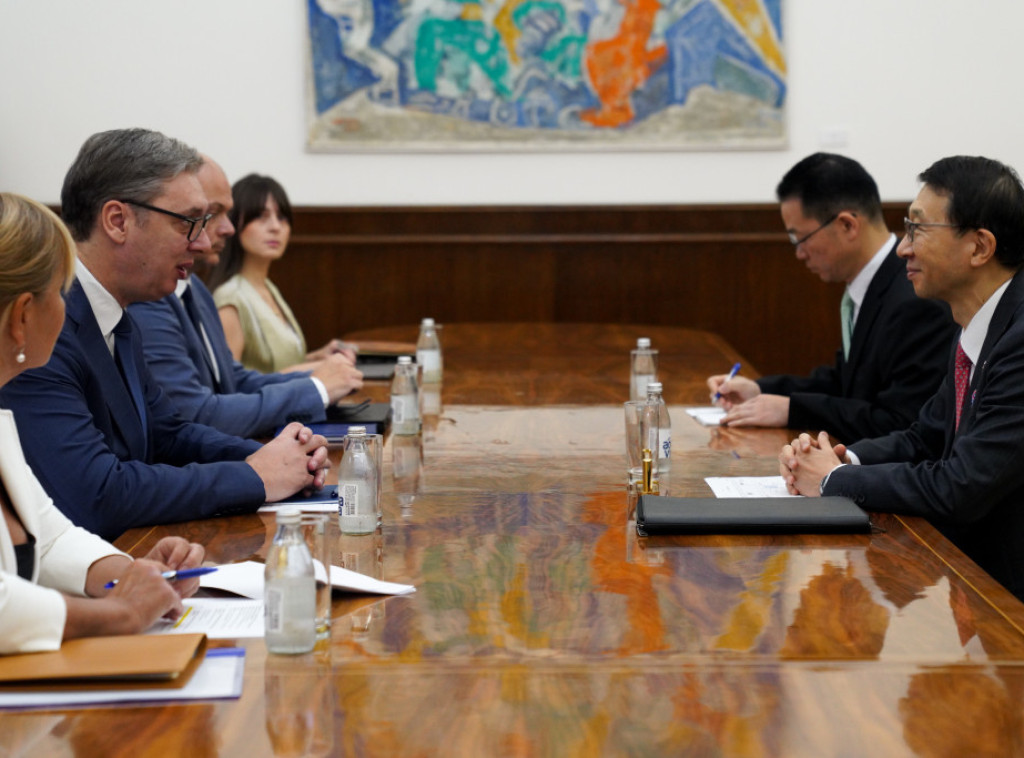 Vučić sa Imamurom razgovarao o jačanju ekonomskih veza, zajedničkim projektima, investicijama...