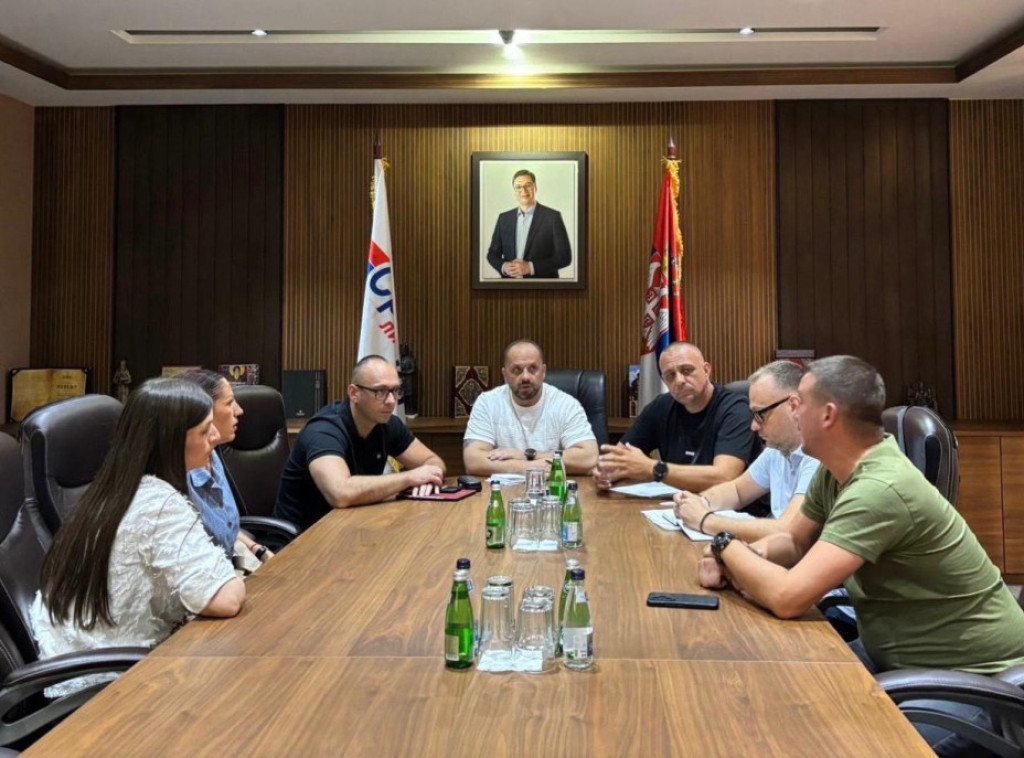 Predstavnici Srpske liste razgovarali sa radnicima Službenog glasnika: Srbija nikog neće ostaviti bez primanja