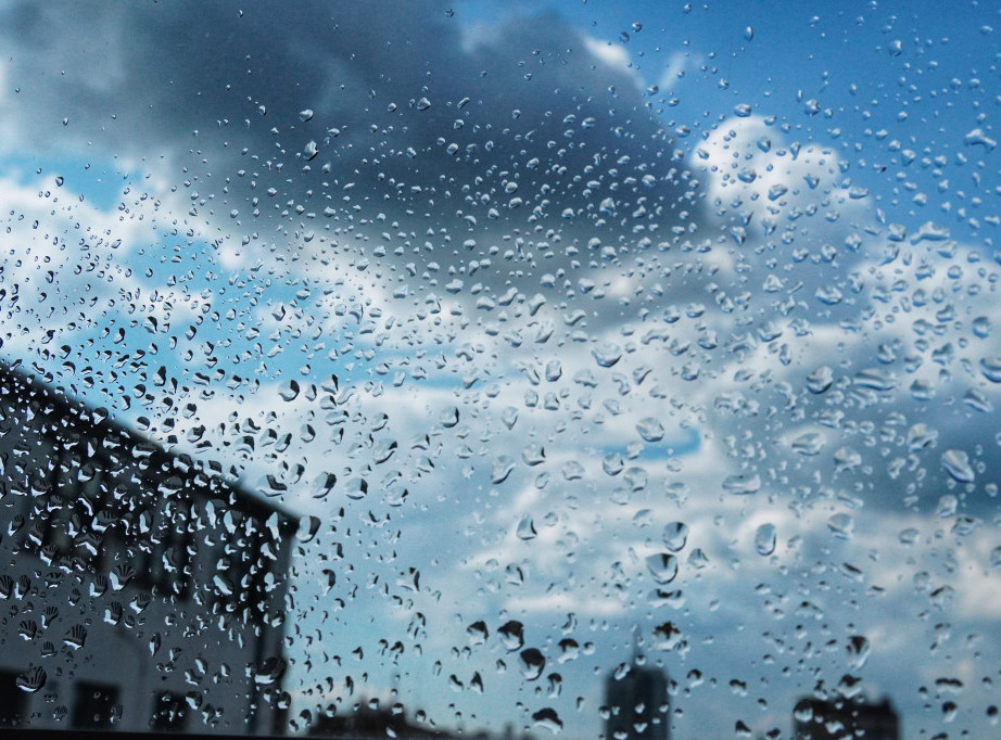 U Srbiji danas oblačno, mestimično sa kišom, temperatura do 18 stepeni