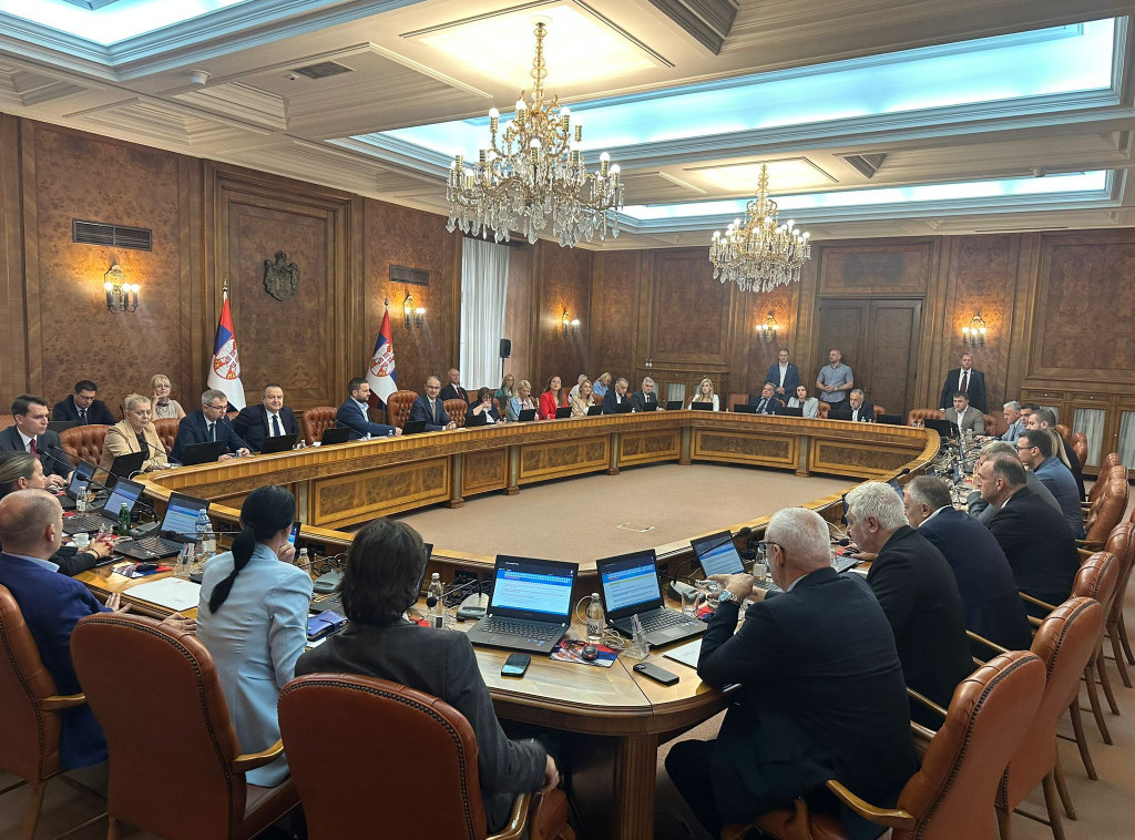 Serbian gov't adopts decision on 10.1 pct increase of minimum monthly wage to 551 euros