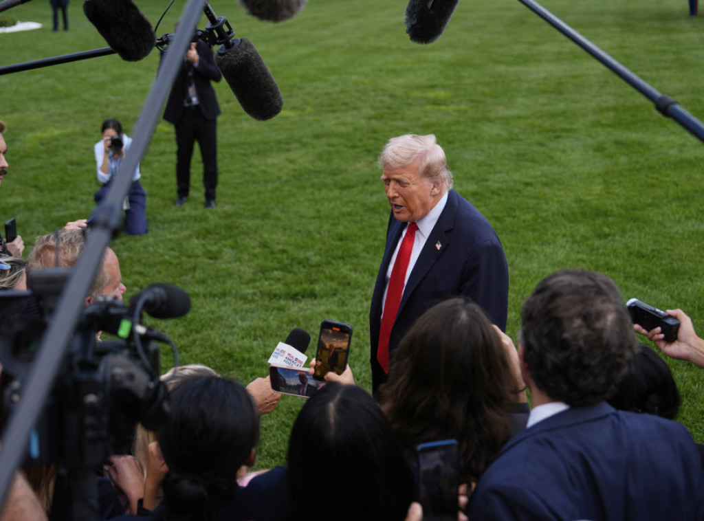 Rojters: Tramp dolazi u Veliku Britaniju, očekuje se da kraljevska porodica pokaže meku moć