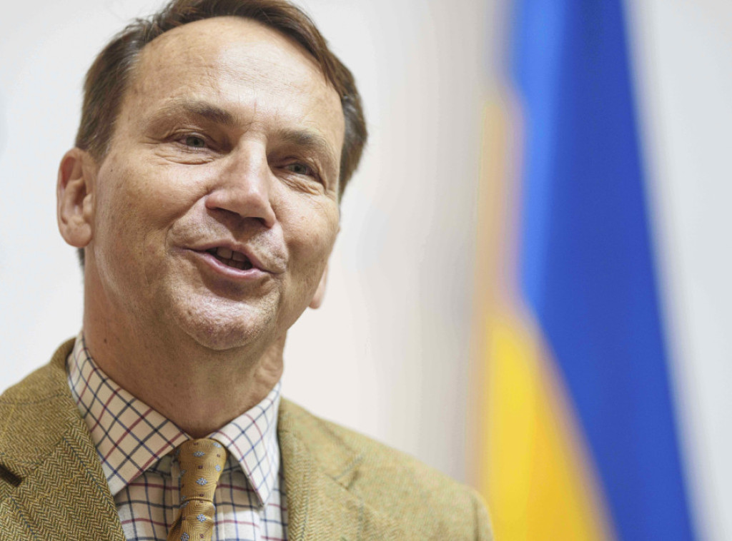 Sikorski: Poljska se nada da će SAD biti solidarne povodom upada ruskih dronova