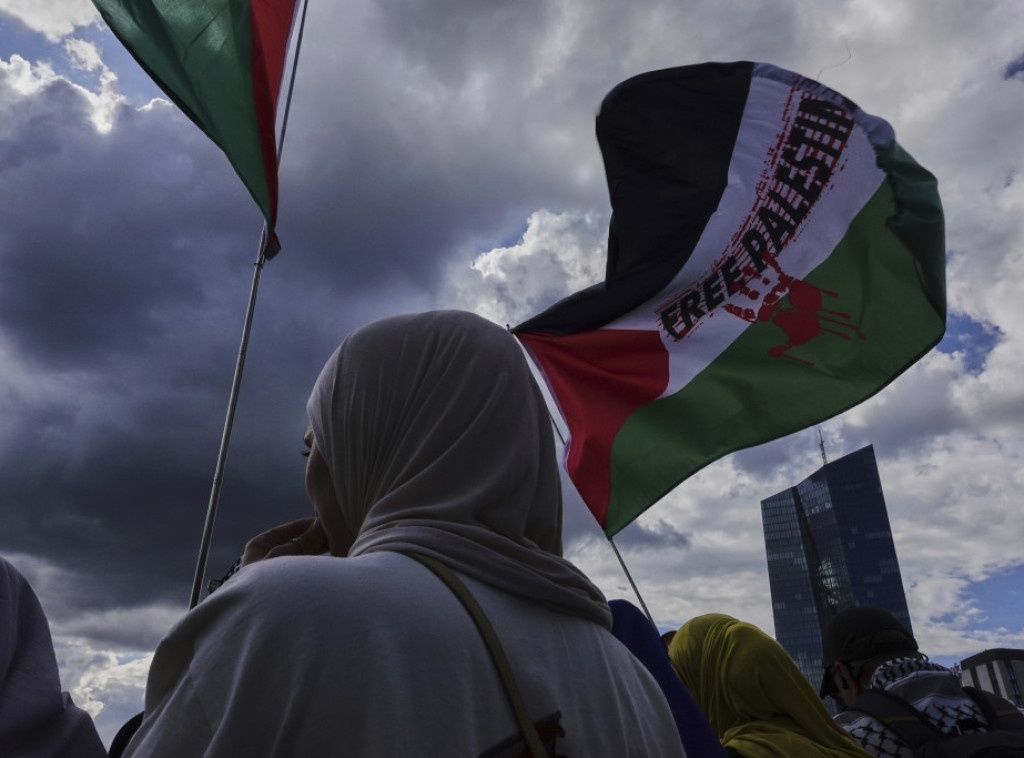 Propalestinski protest na Vuelta a Espanja zbog učešća izraelskog tima