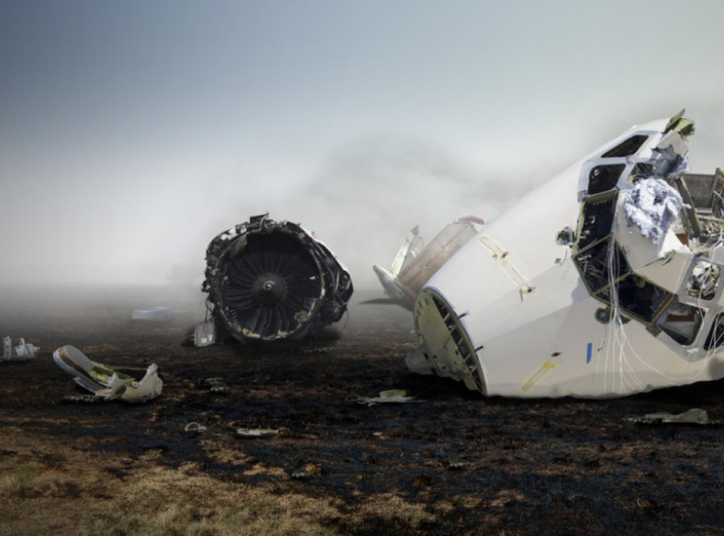Trenažni avion pao na Tatoiju, povređena dva pilota
