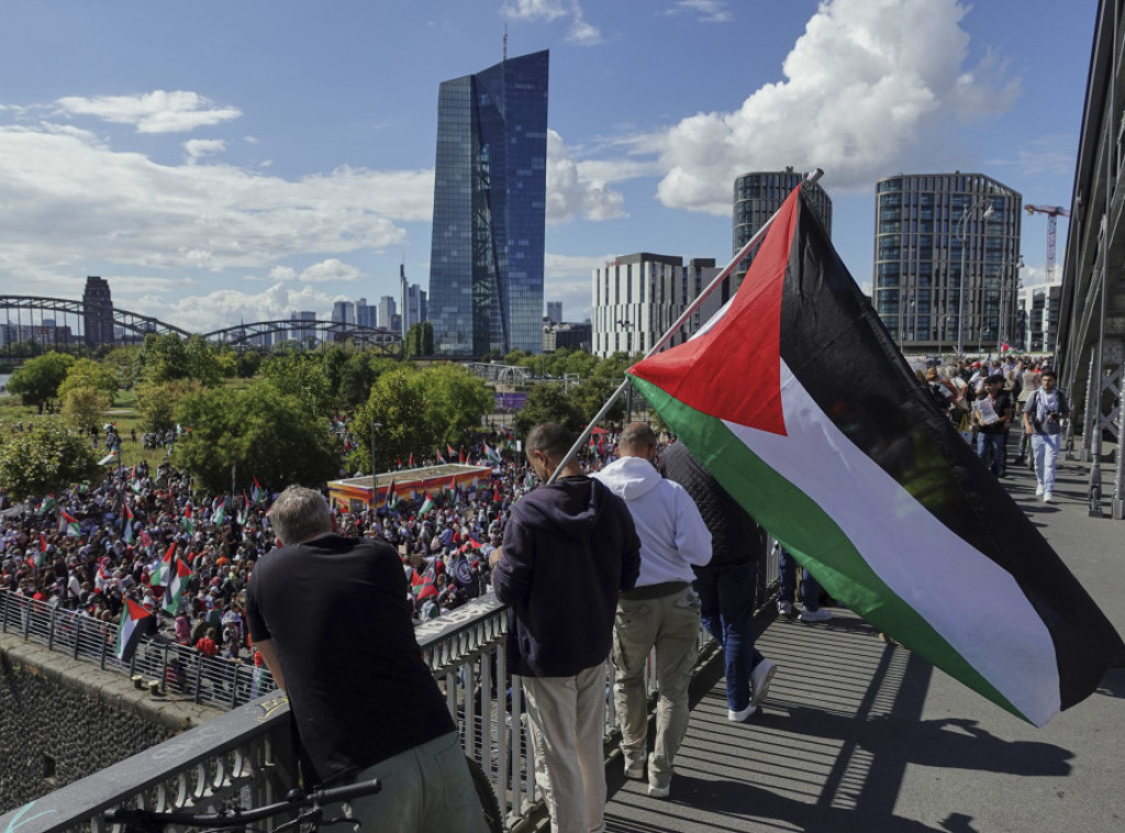 Berlin: Najmanje 12.000 učesnika na mirovnim demonstracijama za Gazu