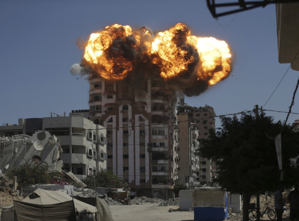 U izraelskim napadima širom Pojasa Gaze poginulo najmanje 48 osoba