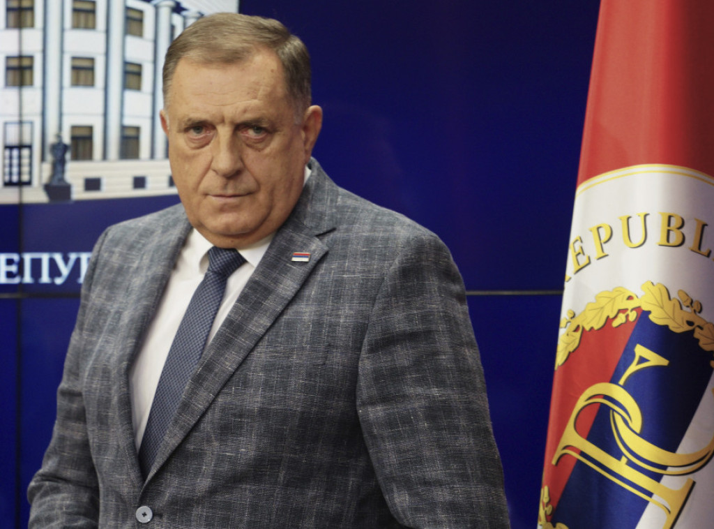 Dodik pozvao građane da sutra ponosno istaknu srpske trobojke na svojim domovima