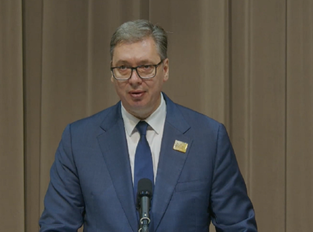 Vučić čestitao osvajanje zlatne medalje Komarovu