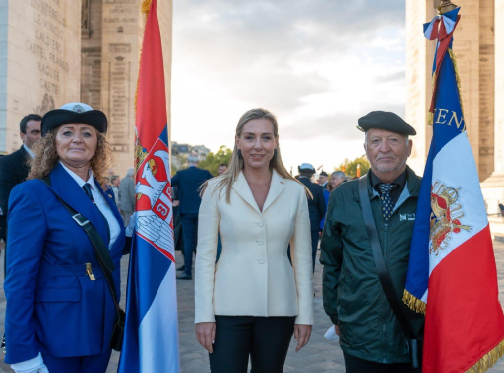 Ambasadorka Ana Hrustanović predsedavala svečanoj ceremoniji kod Trijumfalne kapije