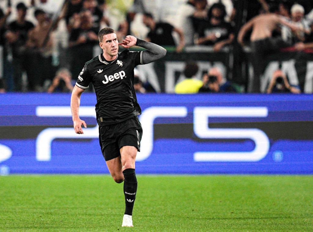 Dušan Vlahović dvostruki strelac za Juventus u remiju 4:4 sa Borusijom