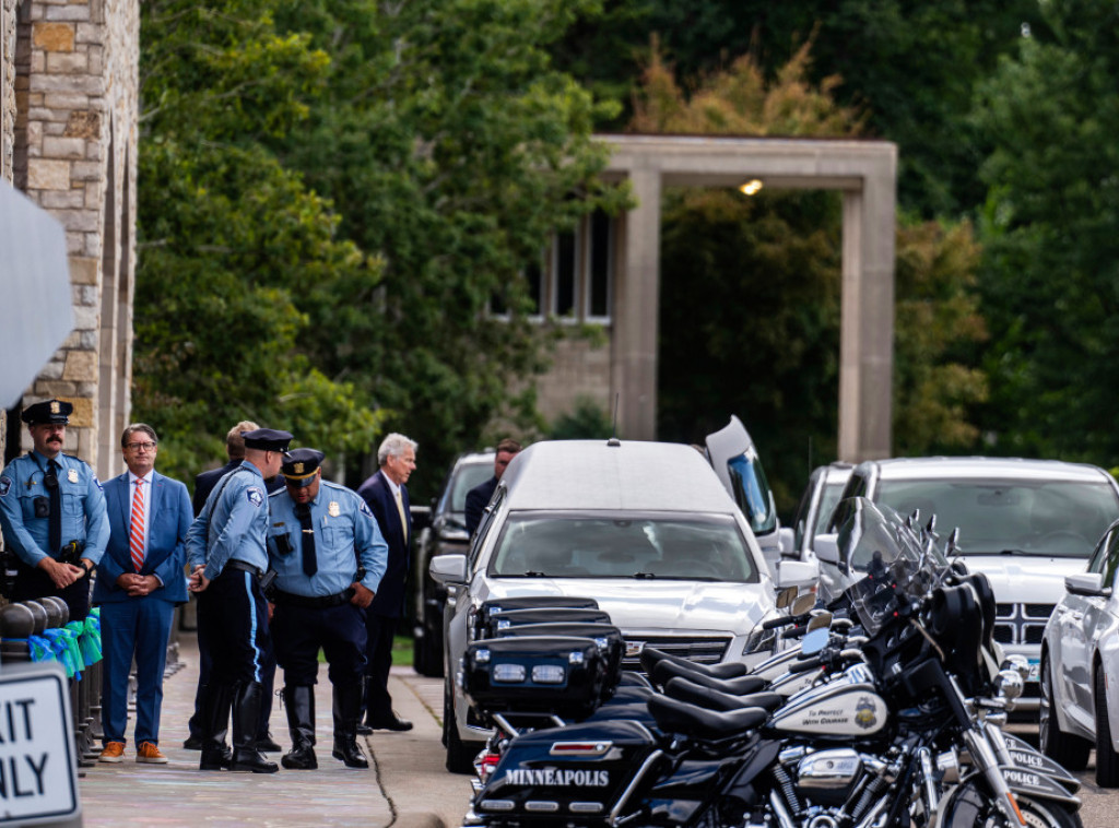 U pucnjavi kod srednje škole u Ilionisu ubijene tri osobe, napadač izvršio samoubistvo