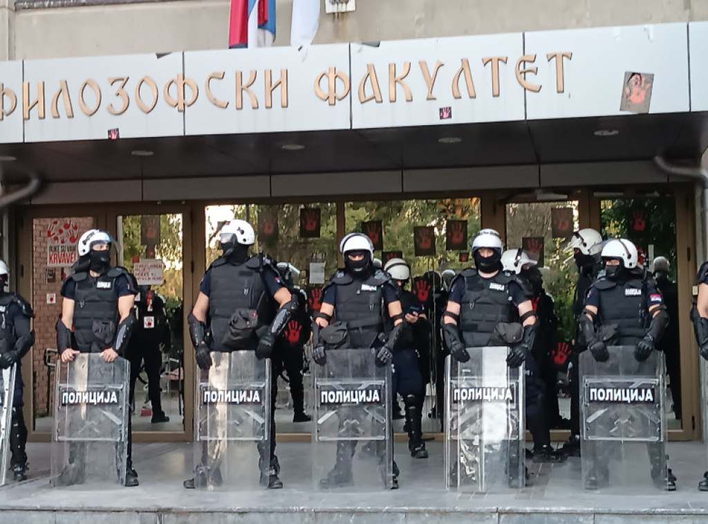 Uhapšen osumnjičen za nasilničko ponašanje tokom protesta u Novom Sadu