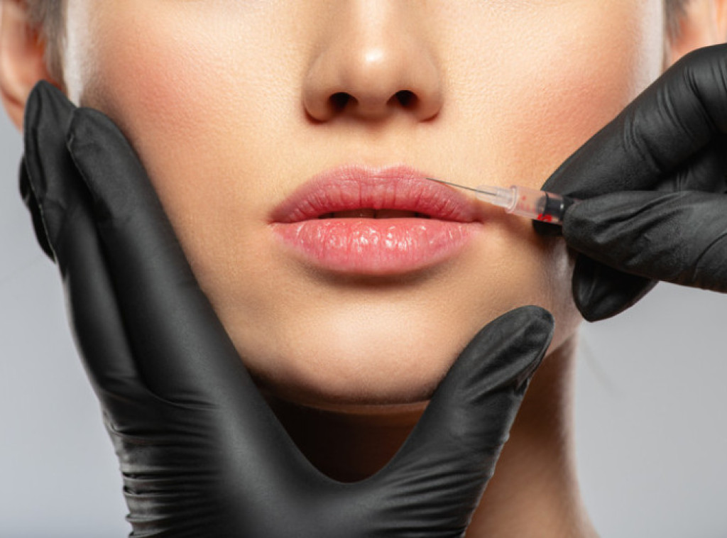 U Kabulu, gde je ženama zabranjen odlazak kod frizera, cvetaju klinike za lepotu