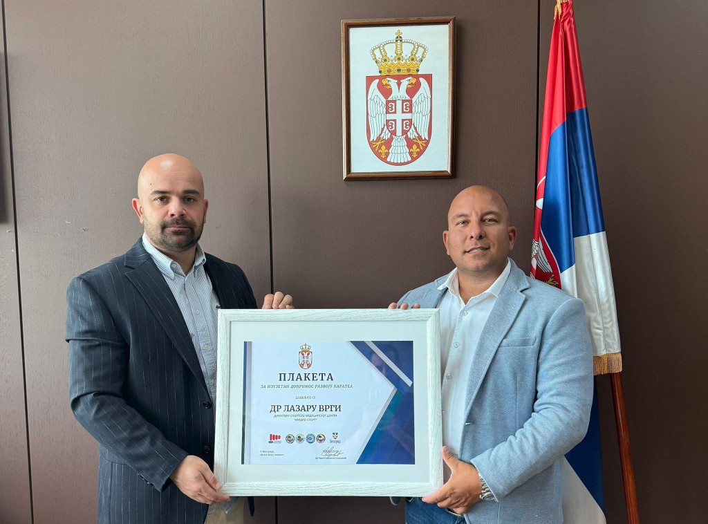 Dr Lazar Vrga dobitnik Plakete za izuzetan doprinos razvoju karate sporta