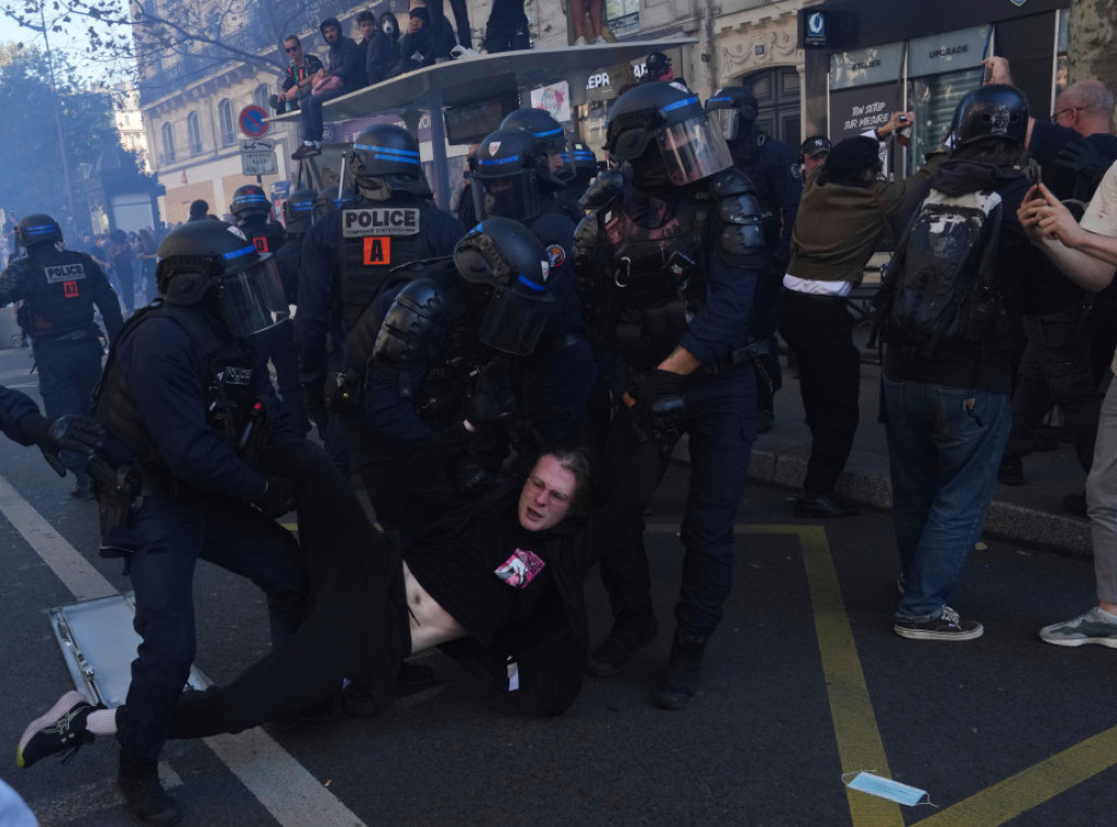 Bruno Retajo: Tokom protesta u Francuskoj uhapšeno 309 osoba, povređeno 26 policajaca