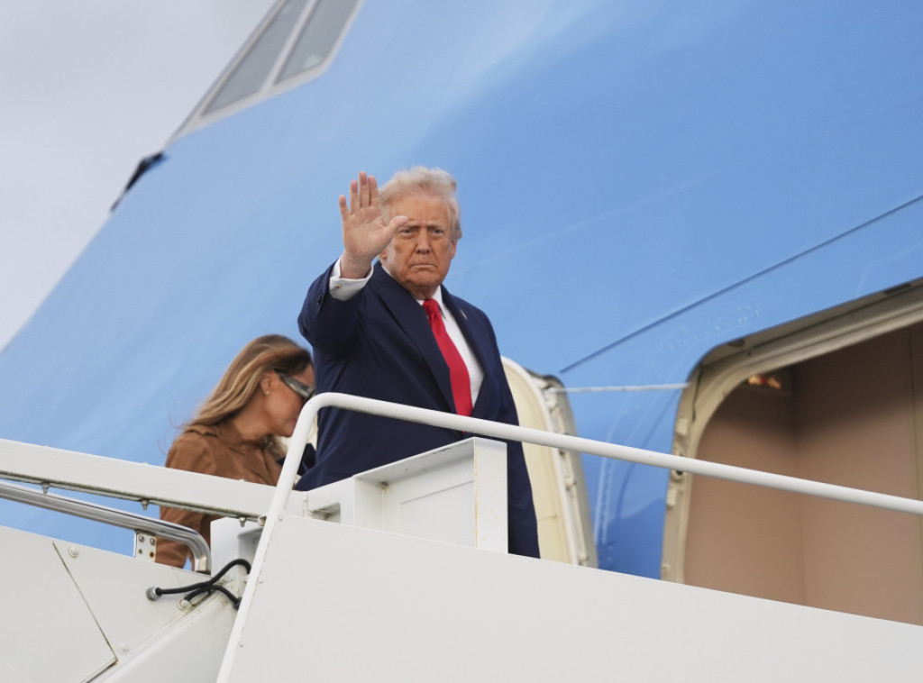 Tramp nagoveštava ukidanje dozvola televizijskim mrežama koje negativno izveštavaju o njemu