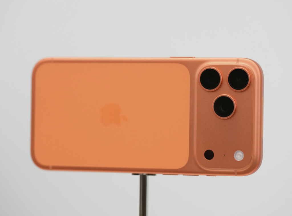 Počela svetska prodaja Eplovog ajfona 17, kupci u redovima od Pekinga do Londona