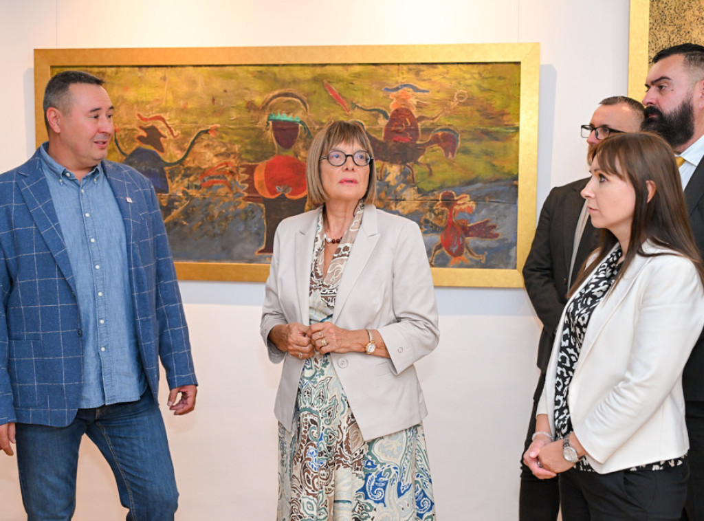 Maja Gojković obišla rekonstruisanu fiskulturnu salu u Gimnaziji i Muzej "Ilijanum" u Šidu