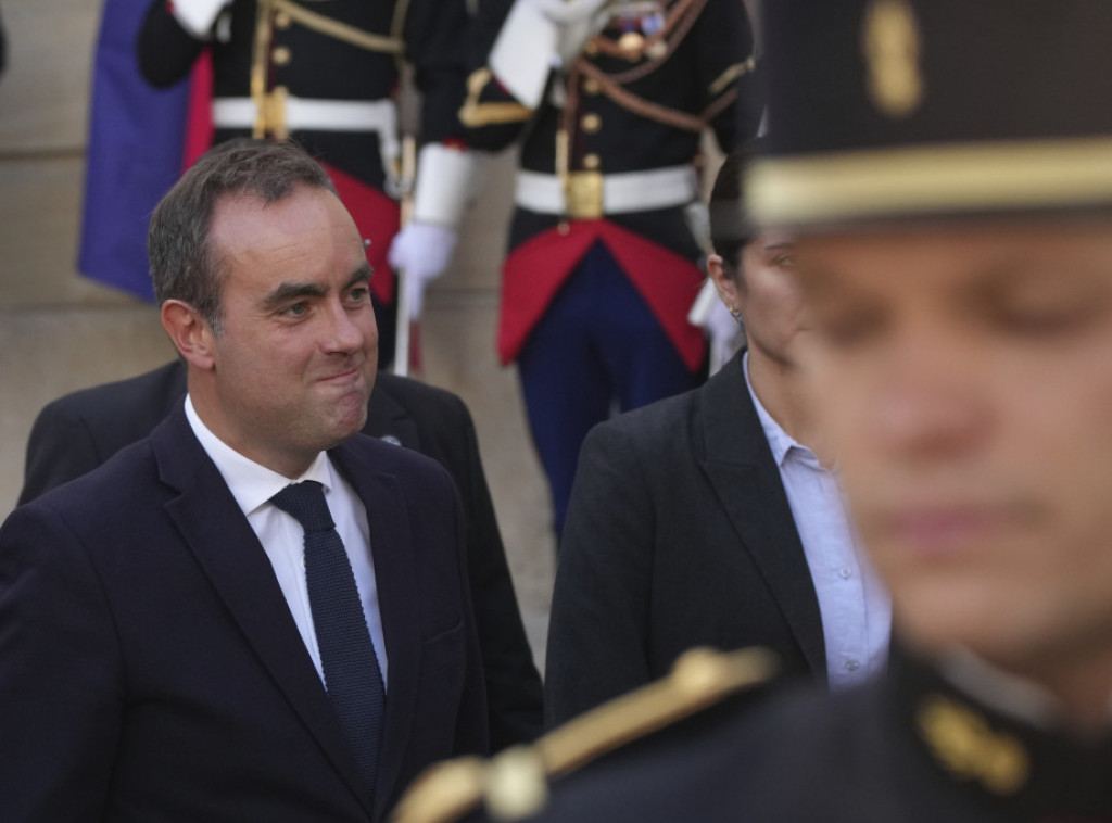 Lekorni: Francuska razmatra služenje opcionog vojnog roka