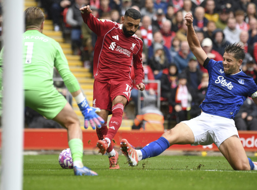 Fudbaleri Liverpula pobedili Everton u gradskom derbiju