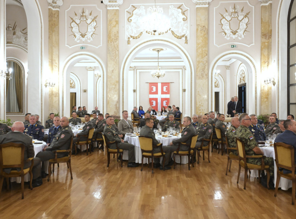 Gašić priredio svečanu večeru povodom uspešno realizovane vojne parade